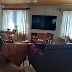 בית אירוח Kortteer Pinkki Huone ראומה