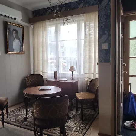 Kortteer Pinkki Huone Проживание в семье *