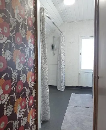 Kortteer Pinkki Huone Проживание в семье