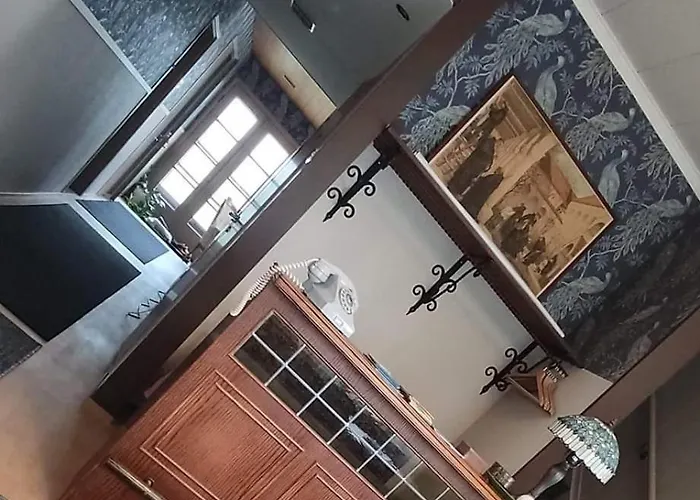 Kortteer Pinkki Huone ホームステイ