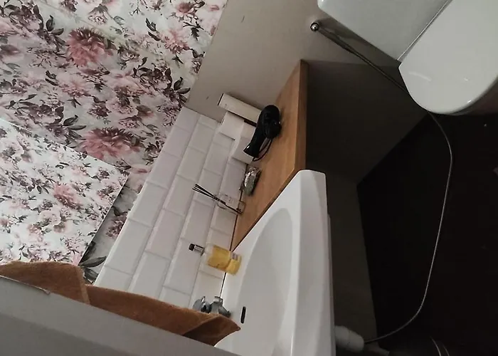 Kortteer Pinkki Huone Проживание в семье *