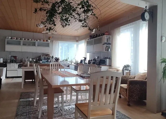 Kortteer Pinkki Huone * Раума