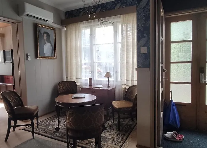 Kortteer Pinkki Huone Проживание в семье *